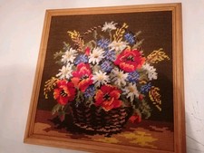 Stickbild mit Blumenmuster